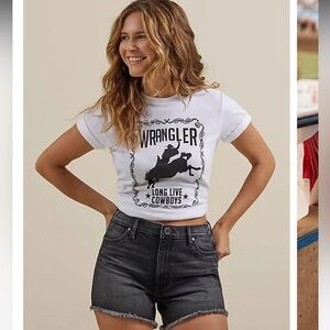 WOMEN'S WRANGLER RETRO HIGH RISE CUT-OFF SHORT IN DANA